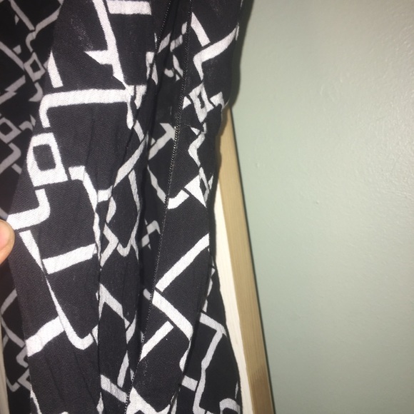 Geometric Halter maxi dress - Picture 9 of 9